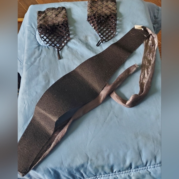 Elegant Witch Hallowe'en Costume size adult small, unique! - Picture 7 of 7